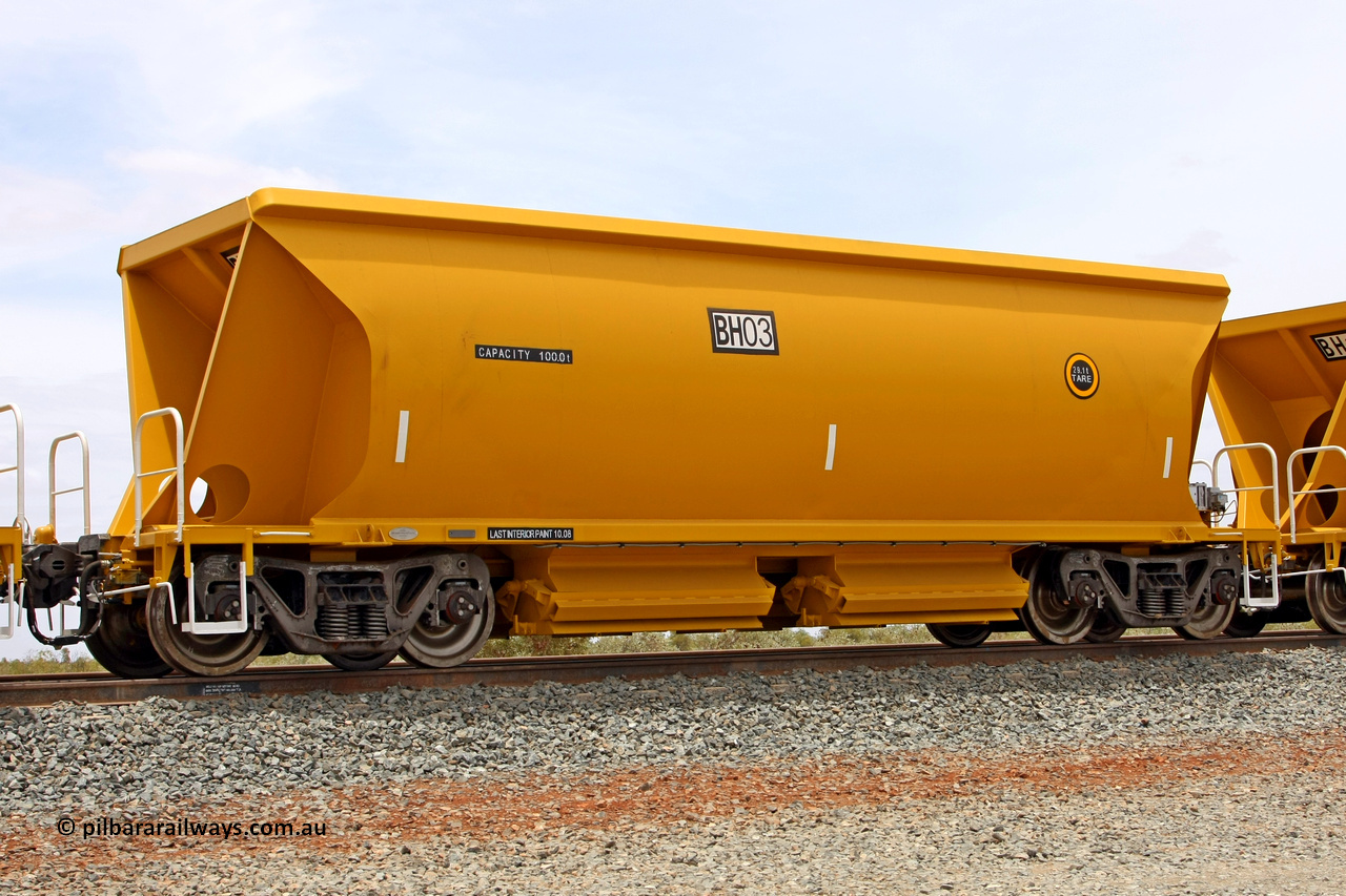 081225 0562
Barker Siding, one of FMG's thirty five ballast waggons, BH 03, 100 tonne capacity, built in China by CSR at the Yangtze Rolling Stock Company in 2008. December 25, 2008.
Keywords: BH03;CSR-Yangtze-Rolling-Stock-Co-China;FMG-ballast-waggon;