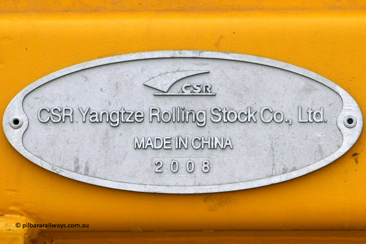 081225 0572
Barker Siding, one of FMG's thirty five ballast waggons, BH 11, builders plate, 100 tonne capacity, built in China by CSR at the Yangtze Rolling Stock Company in 2008. December 25, 2008.
Keywords: BH11;CSR-Yangtze-Rolling-Stock-Co-China;FMG-ballast-waggon;