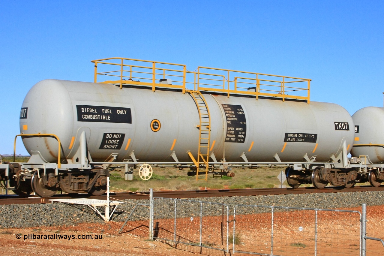 110620 2279
Chapman, FMG TK type fuel tank waggon TK 07 built by China Southern CSR at their Zhuzhou Rolling Stock Works plant in China in 2008 as part of an order for twelve tanks, is on the loaded fuel train to Cloud Break. 20th June 2011.
Keywords: TK07;TK-type;CSR-Zhuzhou-Rolling-Stock-Works-China;FMG-tank-waggon;