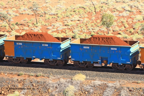 240701 2442
Western Creek, 67 km, one of Rio Tinto's blue rakes with spring assisted park brake and only electronic controlled pneumatic [ECP] braking, waggon pair 31627 is a master and is bar coupled to slave waggon 36627 built by China Northen as a Q type in 11/2022. Captured on July 1, 2024.
Keywords: 31627;36627;Q-type;China-Northern;Rio-ore-waggon;
