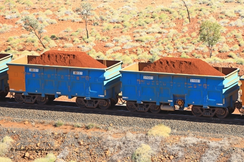 240701 2460
Western Creek, 67 km, one of Rio Tinto's blue rakes with spring assisted park brake and only electronic controlled pneumatic [ECP] braking, waggon pair 31681 is a master and is bar coupled to slave waggon 36681 built by China Northen as a Q type in 11/2022. Captured on July 1, 2024.
Keywords: 31681;36681;Q-type;China-Northern;Rio-ore-waggon;