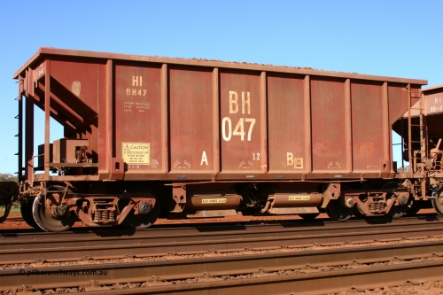 BH047 050828 5397
Rosella Siding, loaded Hamersley Iron ballast hopper waggon BH 047, built by National Steel Car Company of Canada in January 1971. August 28, 2005.
Keywords: BH-type;BH047;National-Steel-Car-Canada;Rio-ballast-waggon;