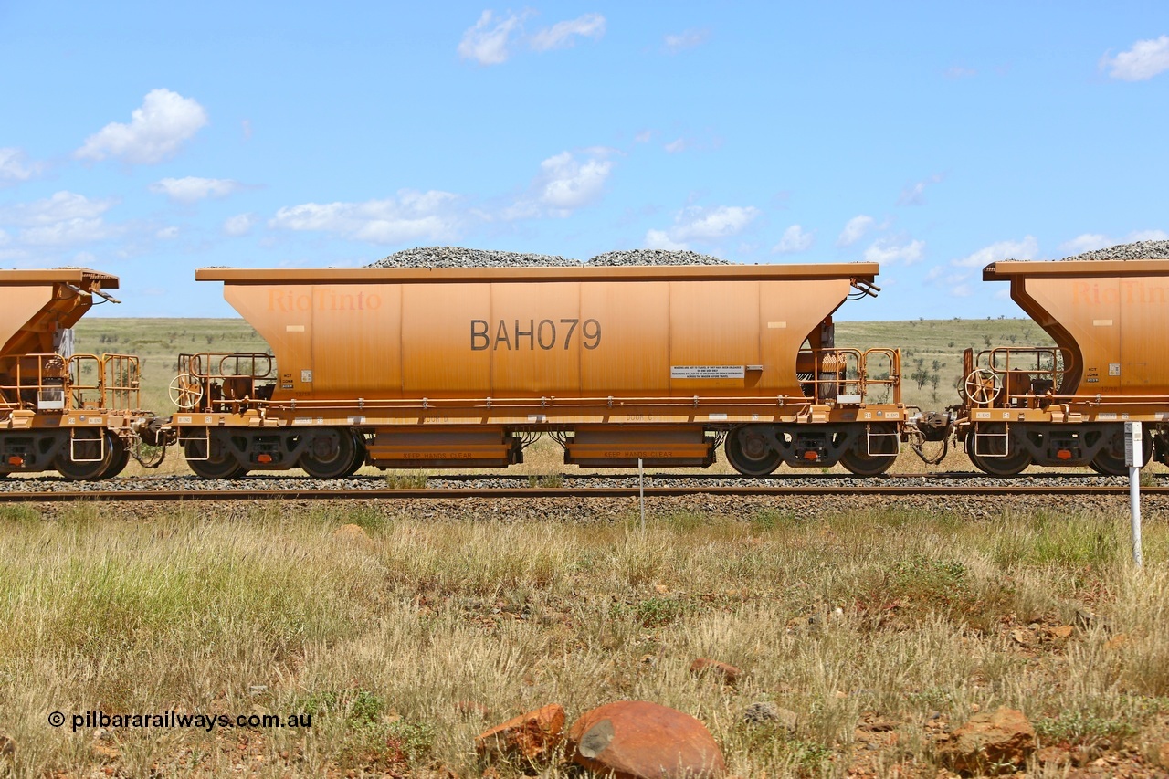210322 9571
Near Gecko on Rio Tinto's Dampier - Tom Price line is Chinese built ballast waggon BAH 079 on a loaded ballast rake. Location is roughly [url=https://goo.gl/maps/XZkGLreipQwHrTjw9]here[/url]. 22nd March 2021.
Keywords: BAH-type;BAH079;Rio-ballast-waggon;