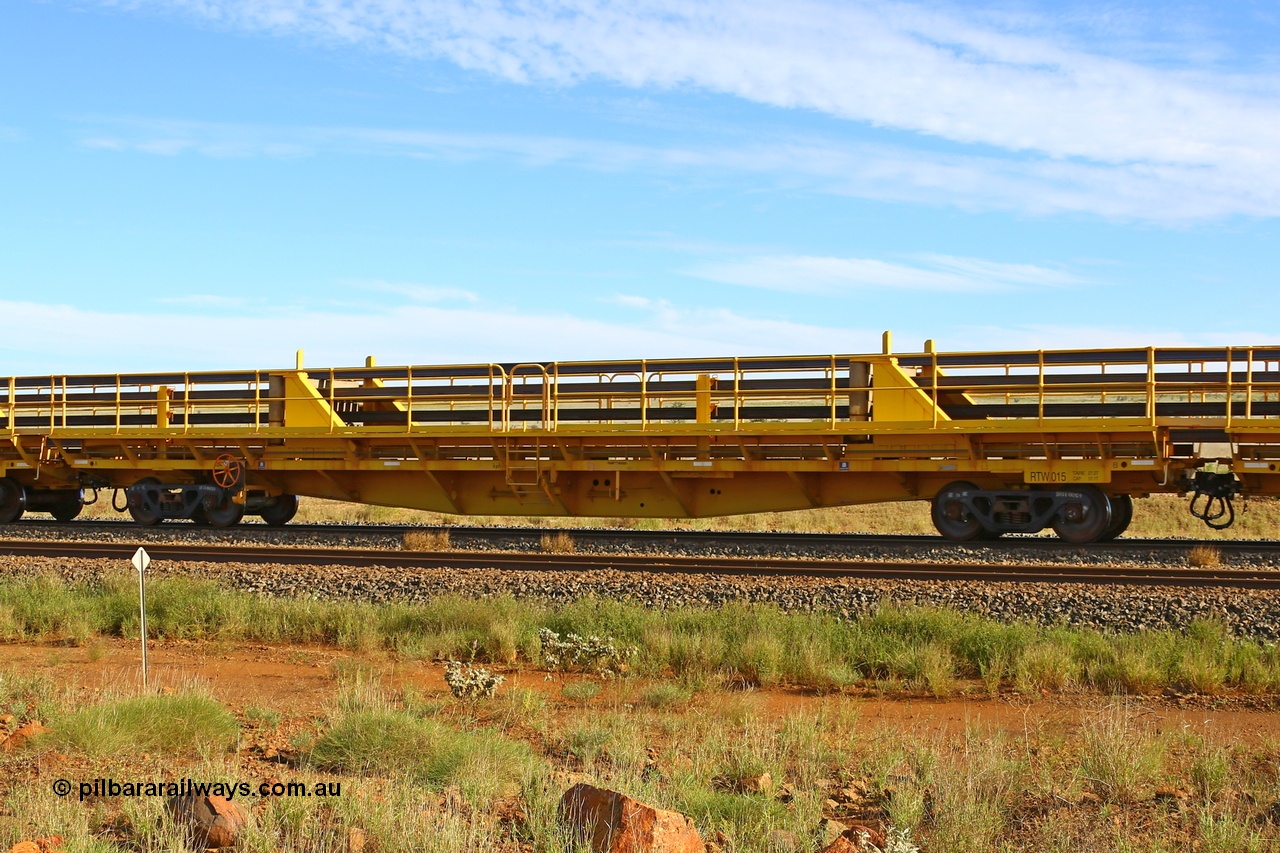 210510 1105
Near Gull on the Rio Tinto Dampier - Tom Price line at the 101.5 km, RTW type intermediate rail waggon RTB 015 on Rio Tinto's Gemco Rail built rail train consist. 10th May 2021. [url=https://goo.gl/maps/9WbRn1E4vP6a1YbN8]Location[/url].
Keywords: RTW-type;RTW015;Gemco-Rail-WA;