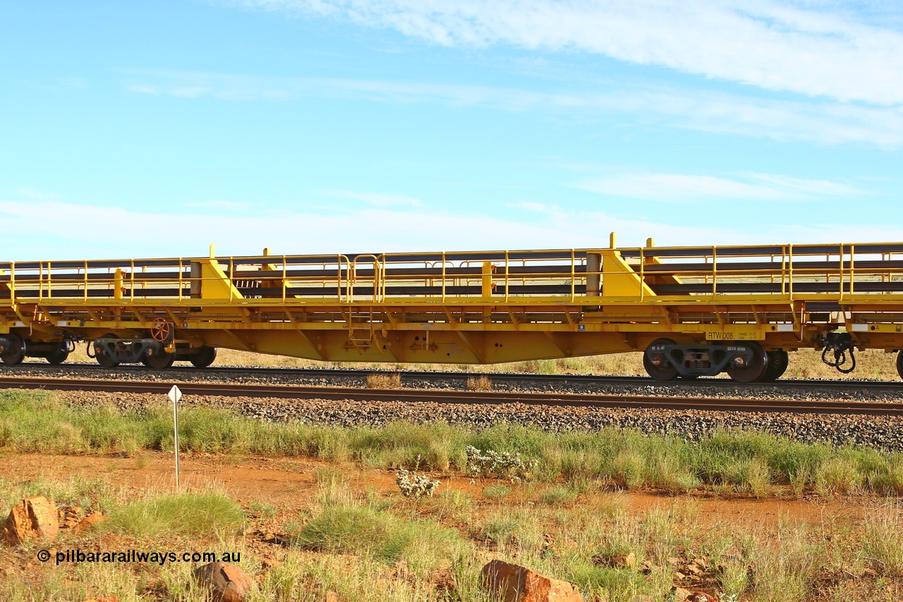 210510 1112
Near Gull on the Rio Tinto Dampier - Tom Price line at the 101.5 km, RTW type intermediate rail waggon RTB 008 on Rio Tinto's Gemco Rail built rail train consist. 10th May 2021. [url=https://goo.gl/maps/9WbRn1E4vP6a1YbN8]Location[/url].
Keywords: RTW-type;RTW008;Gemco-Rail-WA;