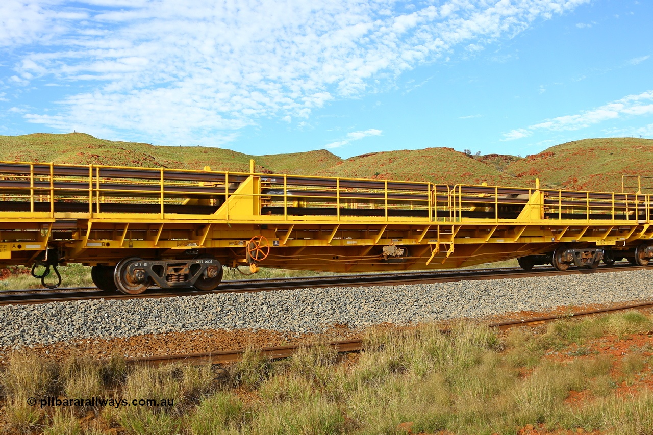 210510 1140
Near Galah on the Rio Tinto Dampier - Tom Price line at the 89.5 km, RTW type intermediate rail waggon RTB 013 on Rio Tinto's Gemco Rail built rail train consist. 10th May 2021. [url=https://goo.gl/maps/tSmgEtp7gcG7x24b9]Location[/url].
Keywords: RTW-type;RTW013;Gemco-Rail-WA;