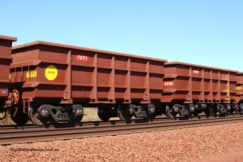 3489-7571 050828 5308
Lyre Siding, empty Hamersley Iron Bradken built S series waggon pair 3489 control and 7571 slave looking pretty new with a build date of June 2005. August 28, 2005.
Keywords: 3489;7571;S-series;Bradken-Rail-Qld;Rio-ore-waggon;