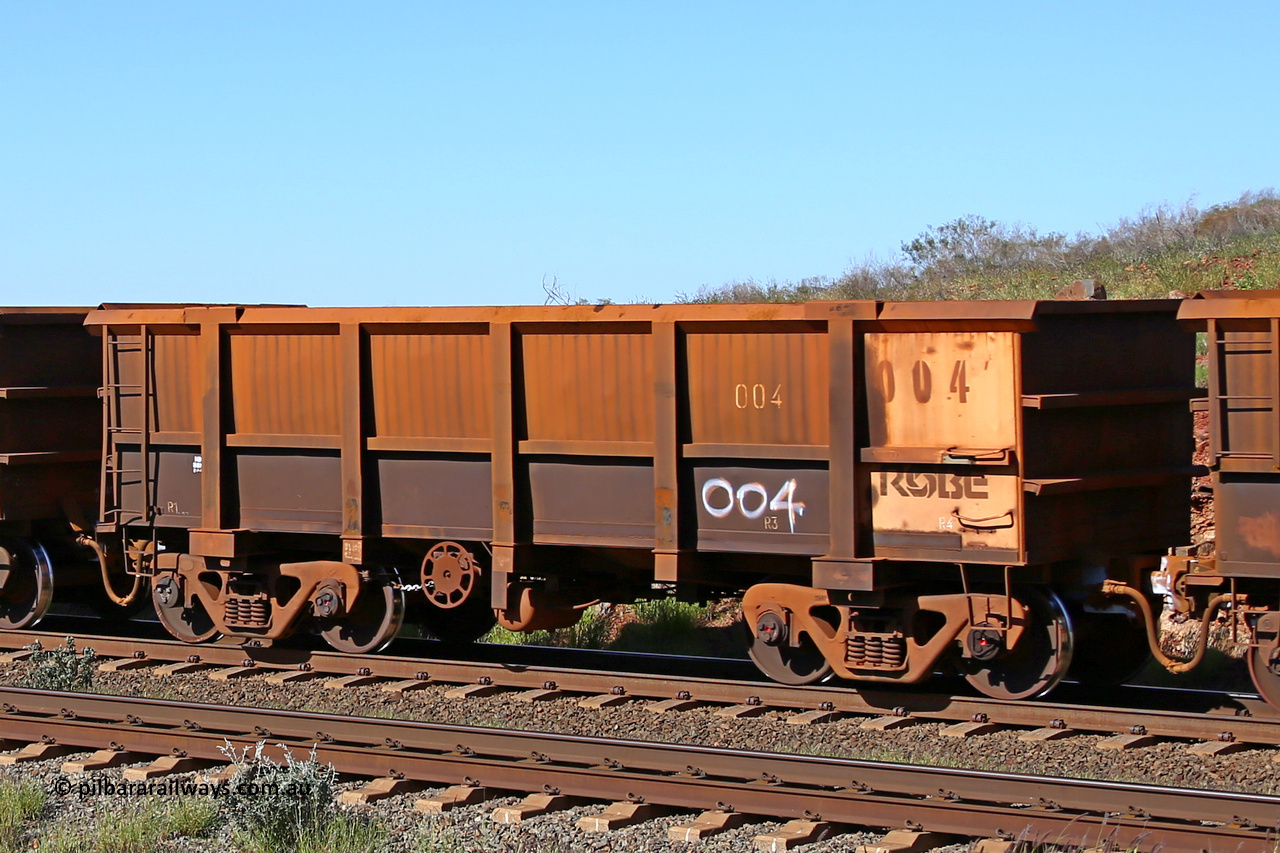 0004 160727 0988
Robe River ore waggon 004, built by Nippon Sharyo Nihon, rotary coupler handbrake side empty view at Harding Siding, Cape Lambert line, July 27, 2016.
Keywords: 004;Nippon-Sharyo-Nihon;Robe-ore-waggon;