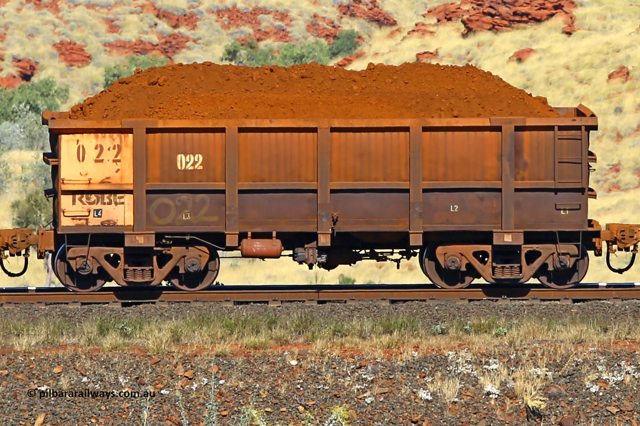 0022 170728 09914
Robe River ore waggon 022, built by Nippon Sharyo Nihon, non-handbrake side loaded view at the 72 km, Western Creek on the Deepdale line. July 28, 2017.
Keywords: 022;Nippon-Sharyo-Nihon;Robe-ore-waggon;