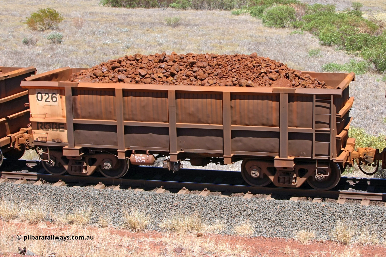 0026 081209 0153
Robe River ore waggon 026, built by Nippon Sharyo Nihon, non-handbrake side loaded view at the 7 km location just south of Cape Lambert yard. December 9, 2008.
Keywords: 026;Nippon-Sharyo-Nihon;Robe-ore-waggon;