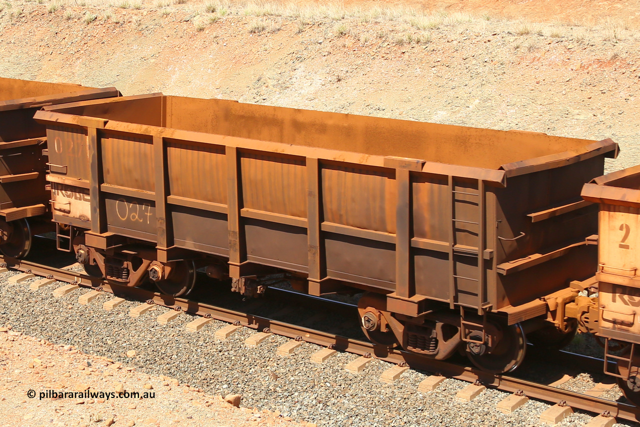 0027 160306 1297
Robe River ore waggon 027, built by Nippon Sharyo Nihon, fixed coupler non-handbrake side empty view at Greenpool on the Cape Lambert line. March 6, 2016.
Keywords: 027;Nippon-Sharyo-Nihon;Robe-ore-waggon;