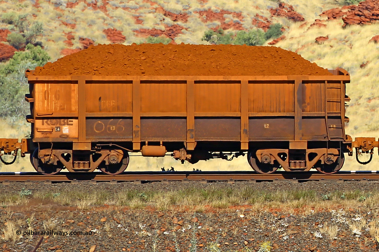 0066 170728 09940
Robe River ore waggon 066, built by Nippon Sharyo Nihon, non-handbrake side loaded view at the 72 km, Western Creek on the Deepdale line. July 28, 2017.
Keywords: 066;Nippon-Sharyo-Nihon;Robe-ore-waggon;