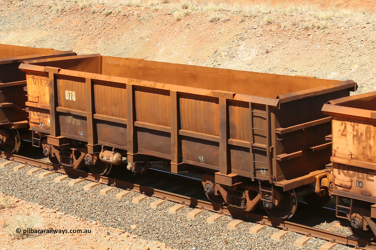 0078 160306 1343
Robe River ore waggon 078, built by Nippon Sharyo Nihon, fixed coupler non-handbrake side empty view at Greenpool on the Cape Lambert line. March 6, 2016.
Keywords: 078;Nippon-Sharyo-Nihon;Robe-ore-waggon;
