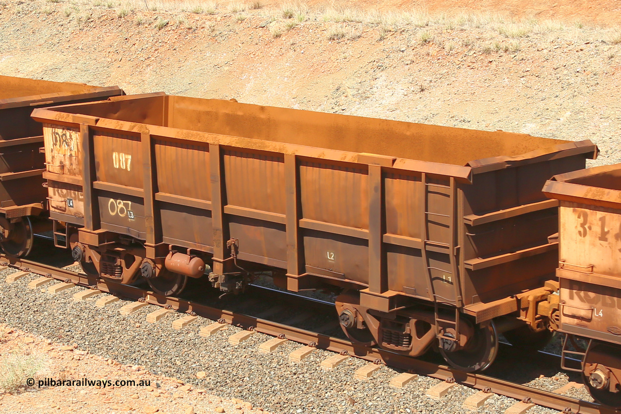 0087 160306 1314
Robe River ore waggon 087, built by Nippon Sharyo Nihon, fixed coupler non-handbrake side empty view at Greenpool on the Cape Lambert line. March 6, 2016.
Keywords: 087;Nippon-Sharyo-Nihon;Robe-ore-waggon;