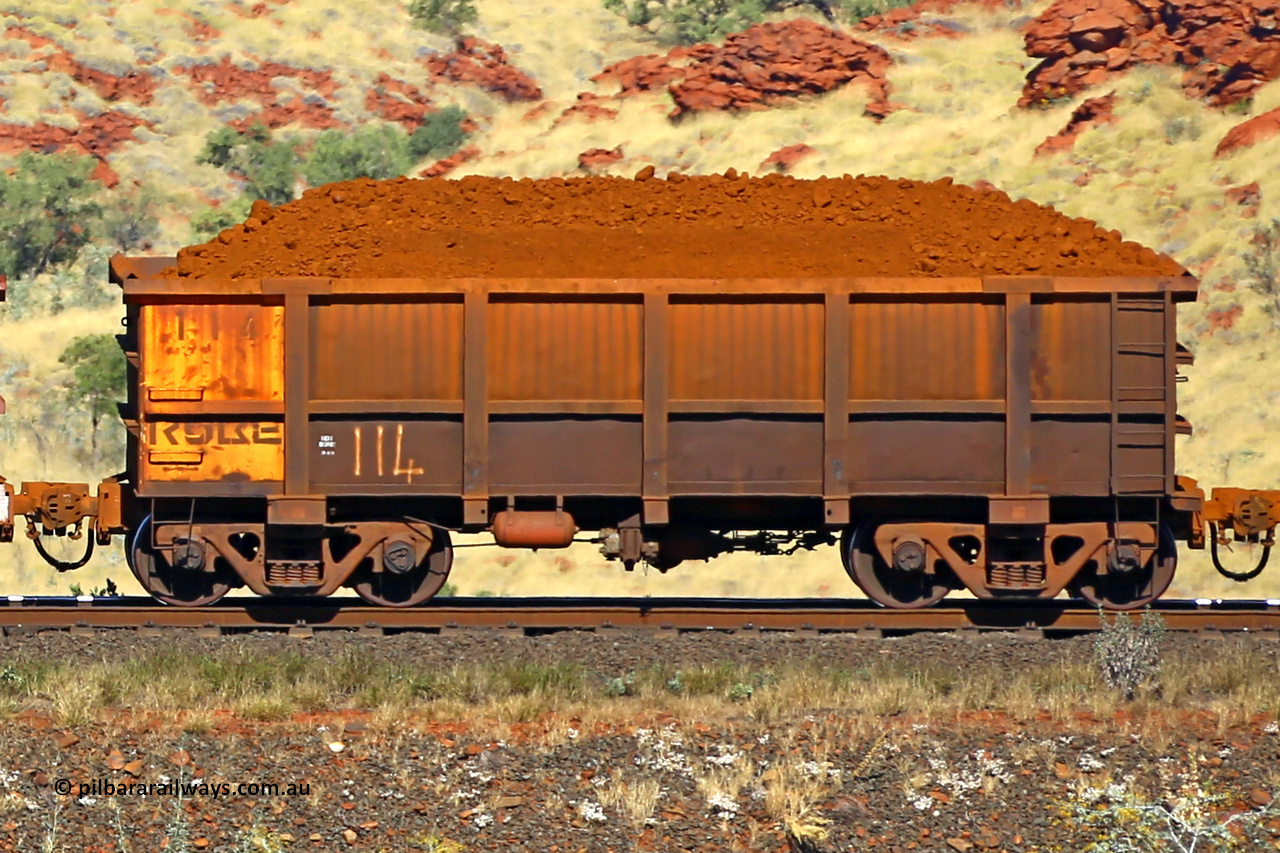 0114 170728 09919
Robe River ore waggon 114, built by Nippon Sharyo Nihon, non-handbrake side loaded view at the 72 km, Western Creek on the Deepdale line. July 28, 2017.
Keywords: 114;Nippon-Sharyo-Nihon;Robe-ore-waggon;