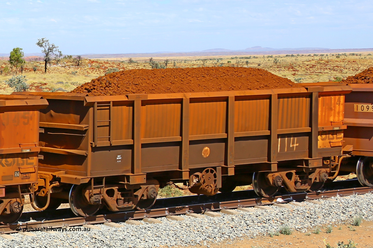 0114 170729 0260
Robe River ore waggon 114, built by Nippon Sharyo Nihon, fixed coupler handbrake side loaded view at the 103 km, between Maitland Siding and the Fortescue River on the Deepdale line. July 29, 2017.
Keywords: 114;Nippon-Sharyo-Nihon;Robe-ore-waggon;