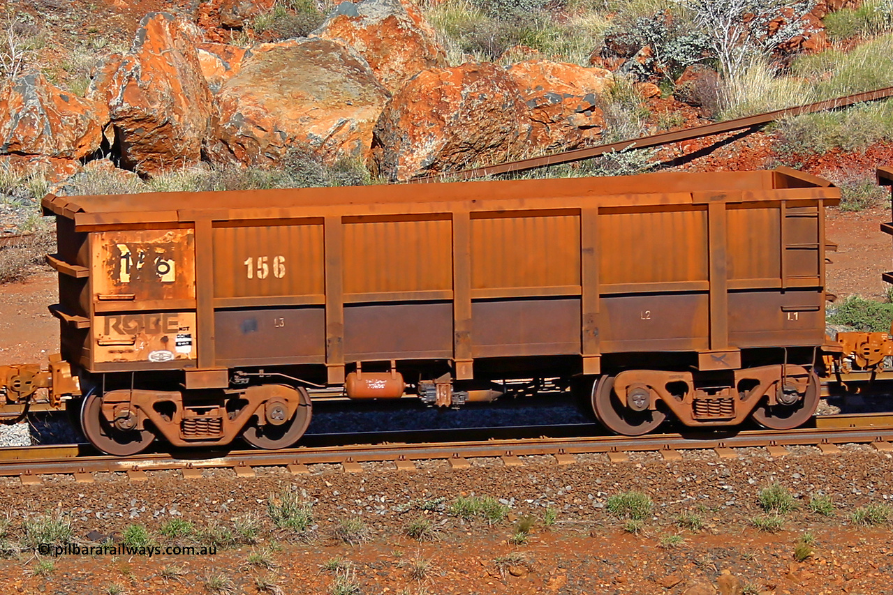 0156 180616 1726
Robe River ore waggon 156, built by Nippon Sharyo Nihon, rotary coupler end non-handbrake side empty view at the 38 km, Harding on the Cape Lambert line, June 16, 2018.
Keywords: 156;Nippon-Sharyo-Nihon;Robe-ore-waggon;