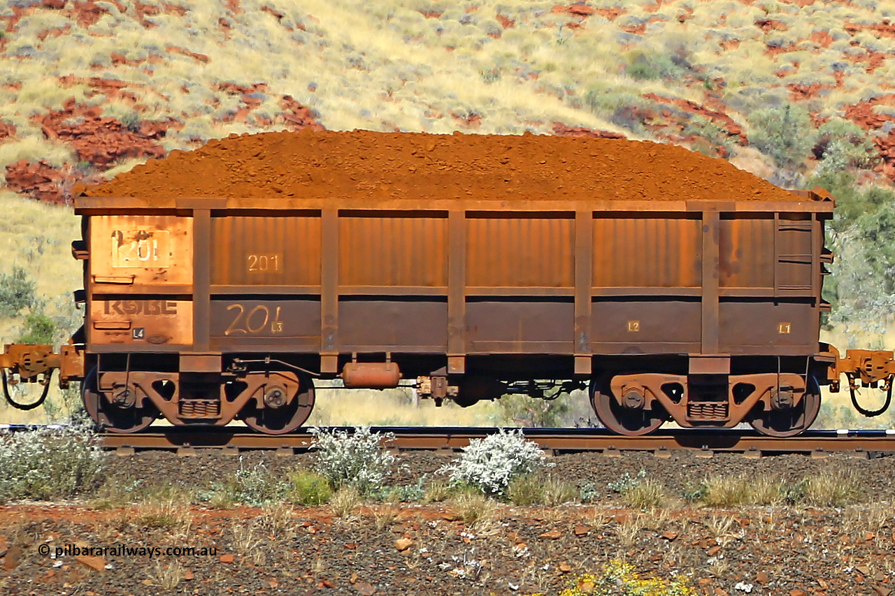 0201 170728 09946
Robe River ore waggon 201, built by Nippon Sharyo Nihon, non-handbrake side loaded view at the 72 km, Western Creek on the Deepdale line. July 28, 2017.
Keywords: 201;Nippon-Sharyo-Nihon;Robe-ore-waggon;