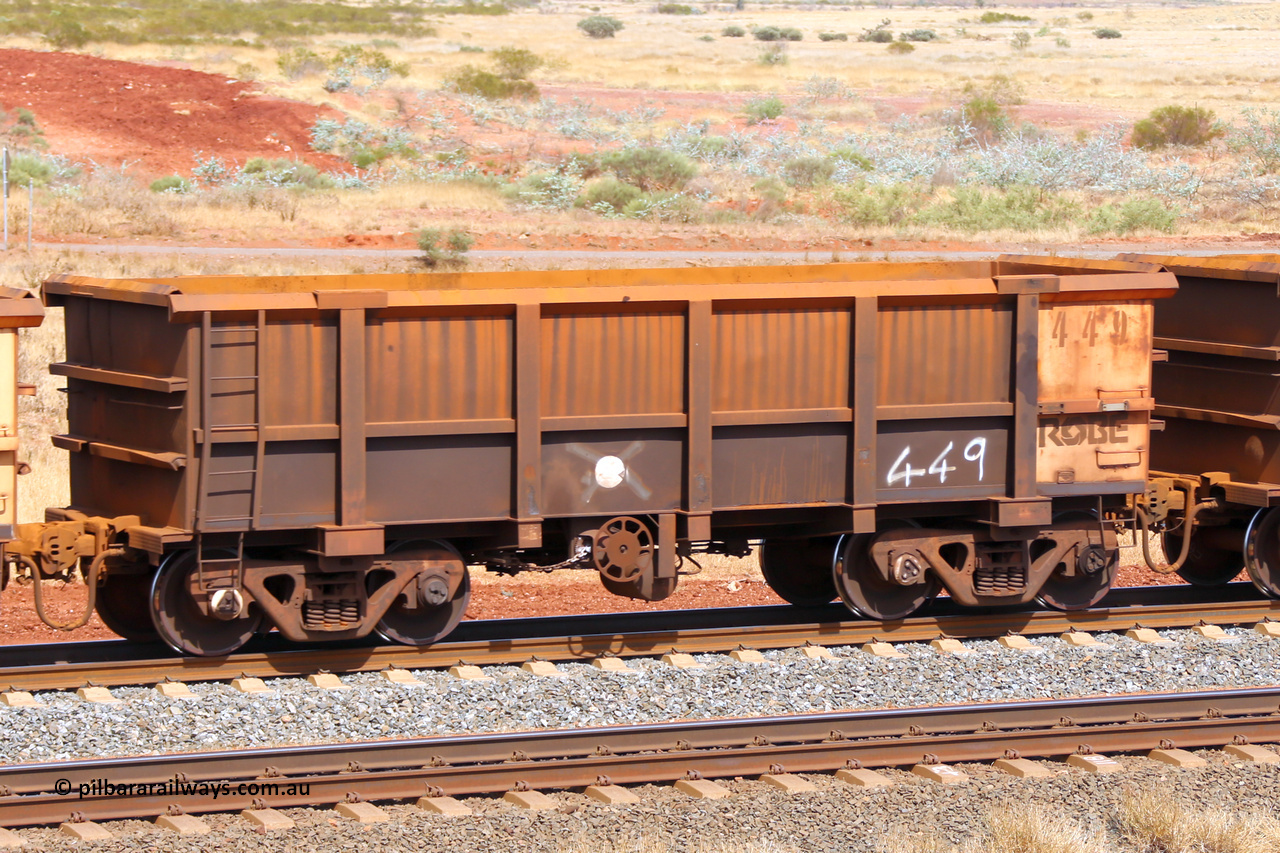 0449 141124 6788
Robe River ore waggon 449, built by Tomlinson Steel WA, fixed coupler handbrake side empty view at the 25 km at Arches Siding on the Cape Lambert line. November 24, 2014.
Keywords: 449;Tomlinson-Steel-WA;Robe-ore-waggon;