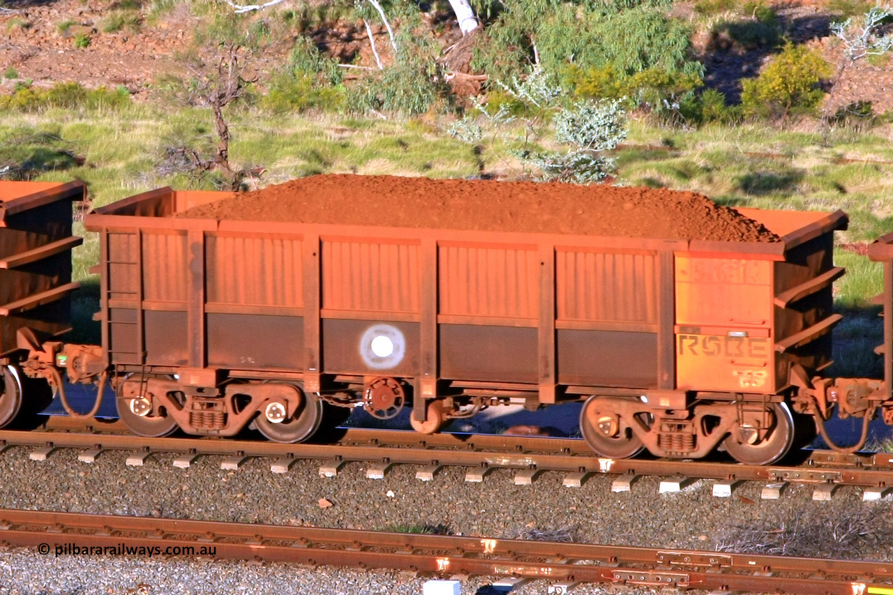 0561 110602 1635
Robe River ore waggon 534, built by Tomlinson Steel WA, rotary coupler end handbrake side loaded view at the 71 km, Western Creek on the Deepdale line. June 2, 2011.
Keywords: 561;Tomlinson-Steel-WA;Robe-ore-waggon;