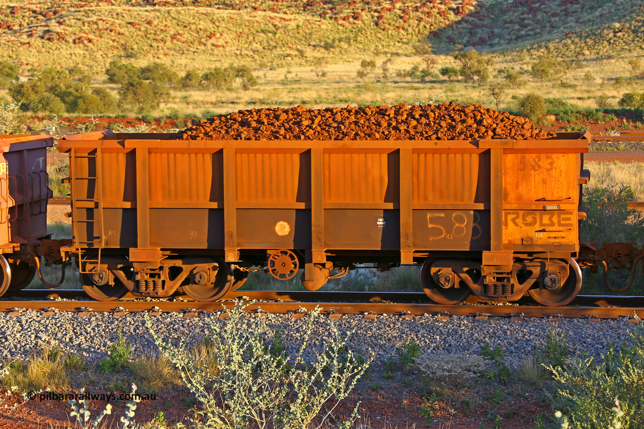 0583 170513 8719
Robe River ore waggon 583, built by Tomlinson Steel WA, handbrake side loaded view, Cape Lambert yard, May 13, 2017.
Keywords: 583;Tomlinson-Steel-WA;Robe-ore-waggon;