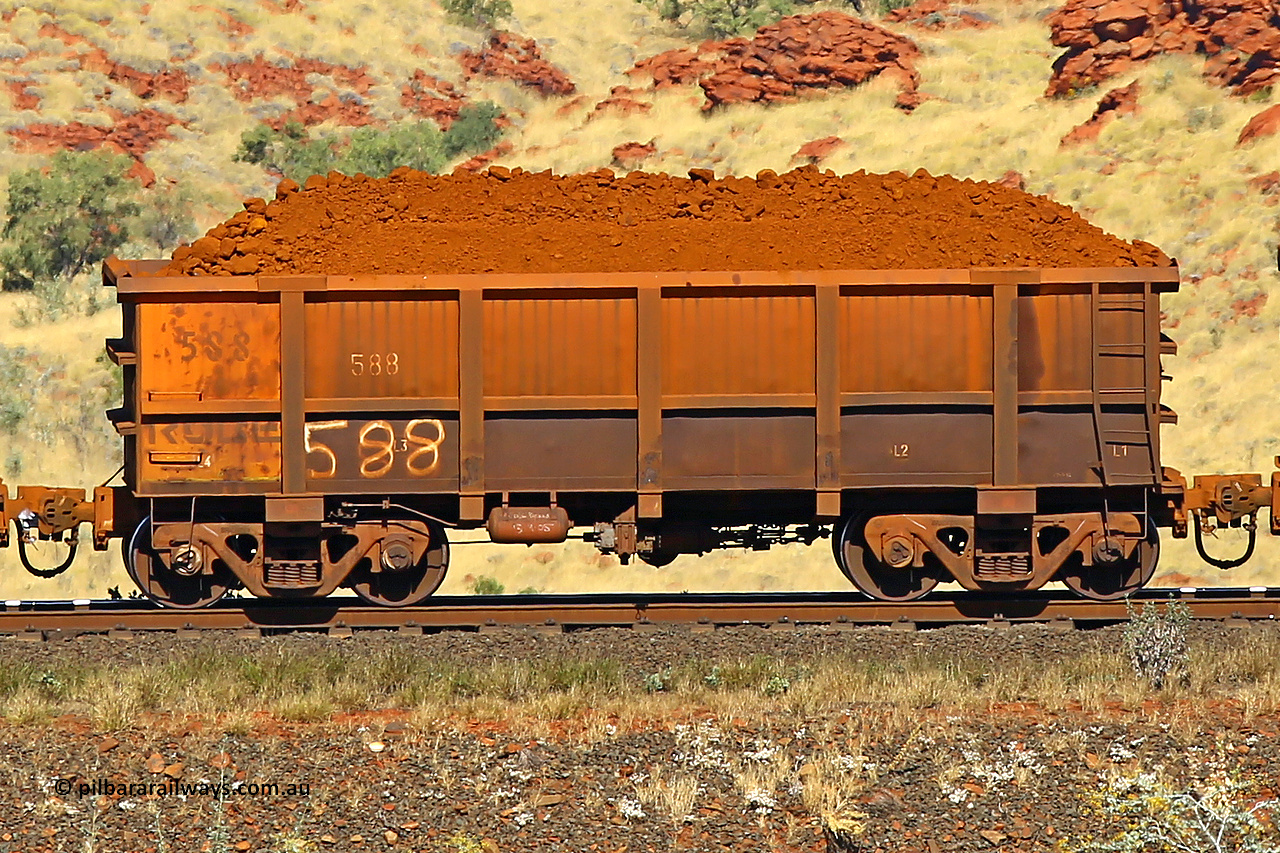 0588 170728 09911
Robe River ore waggon 588, built by Tomlinson Steel WA, non-handbrake side loaded view at the 72 km, Western Creek on the Deepdale line. July 28, 2017.
Keywords: 588;Tomlinson-Steel-WA;Robe-ore-waggon;