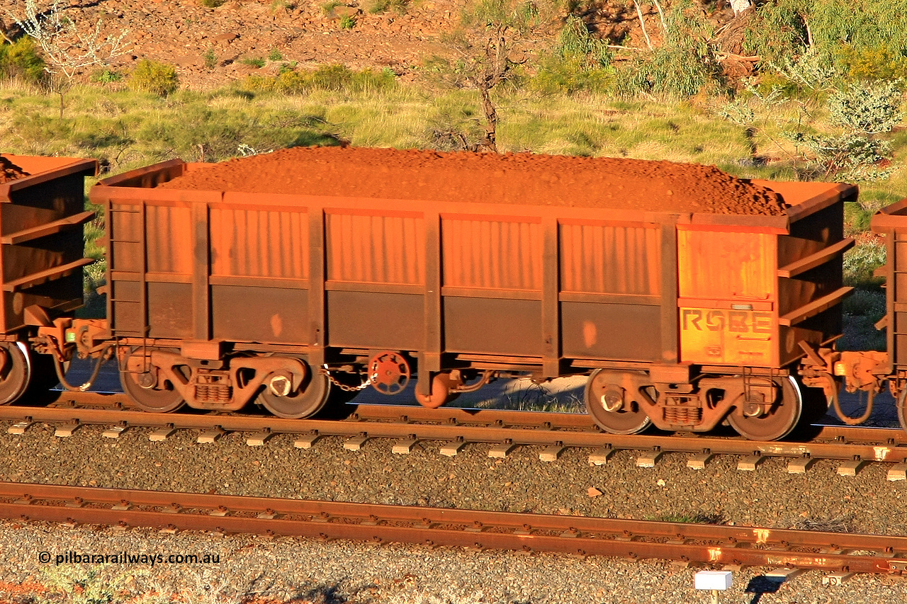 0634 110602 1649
Robe River ore waggon 634, built by Tomlinson Steel WA, rotary coupler end handbrake side loaded view at the 71 km, Western Creek on the Deepdale line. June 2, 2011.
Keywords: 634;Tomlinson-Steel-WA;Robe-ore-waggon;