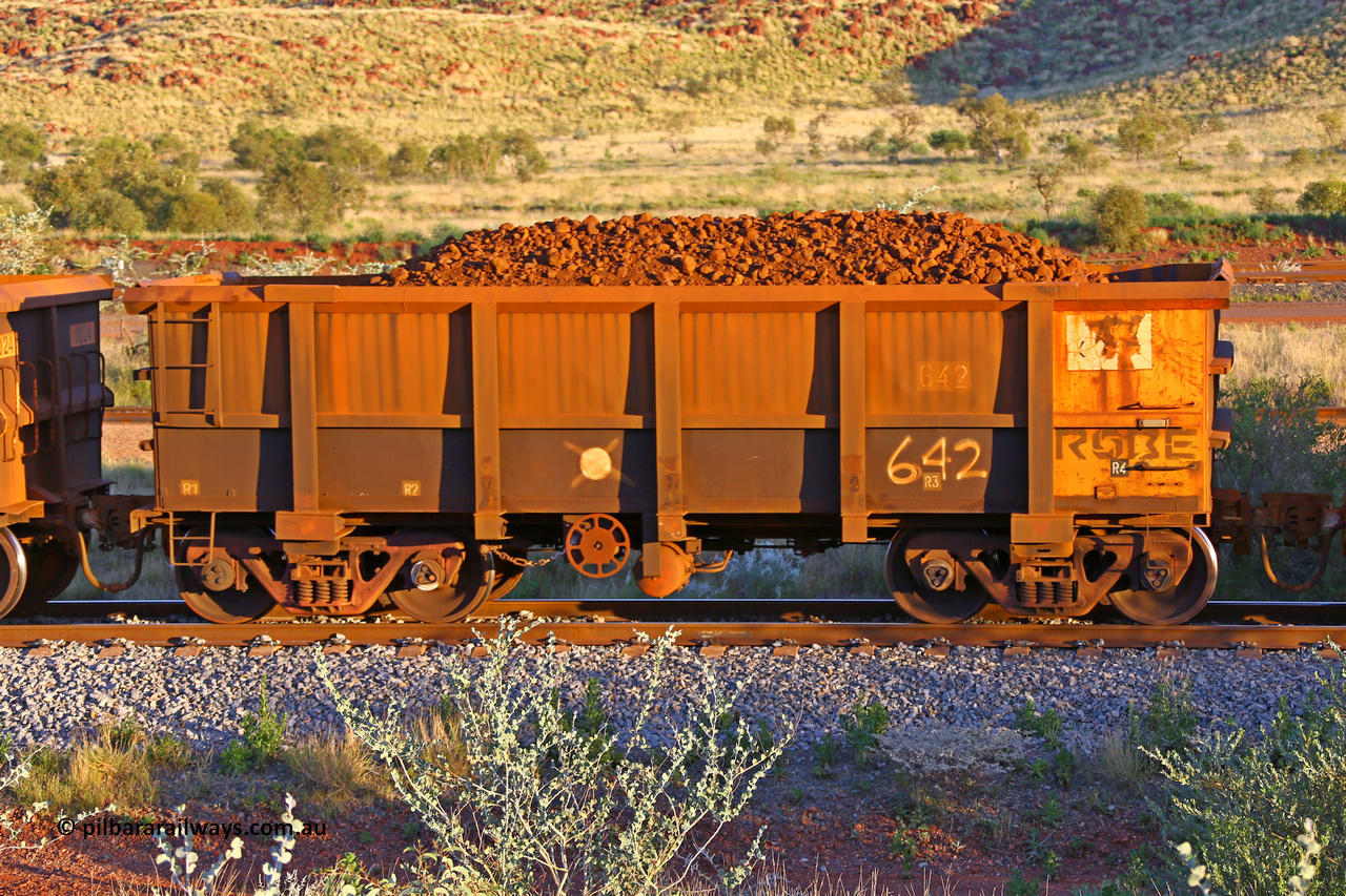 0642 170513 8755
Robe River ore waggon 642, built by Tomlinson Steel WA, handbrake side loaded view, Cape Lambert yard, May 13, 2017.
Keywords: 642;Tomlinson-Steel-WA;Robe-ore-waggon;