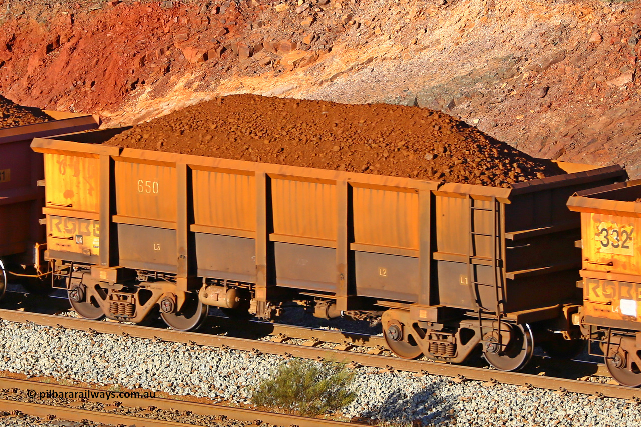 0650 180616 1648
Robe River ore waggon 650, built by Tomlinson Steel WA, fixed coupler non-handbrake side loaded view at the 38.5 km, Harding on the Cape Lambert line, June 16, 2018.
Keywords: 650;Tomlinson-Steel-WA;Robe-ore-waggon;