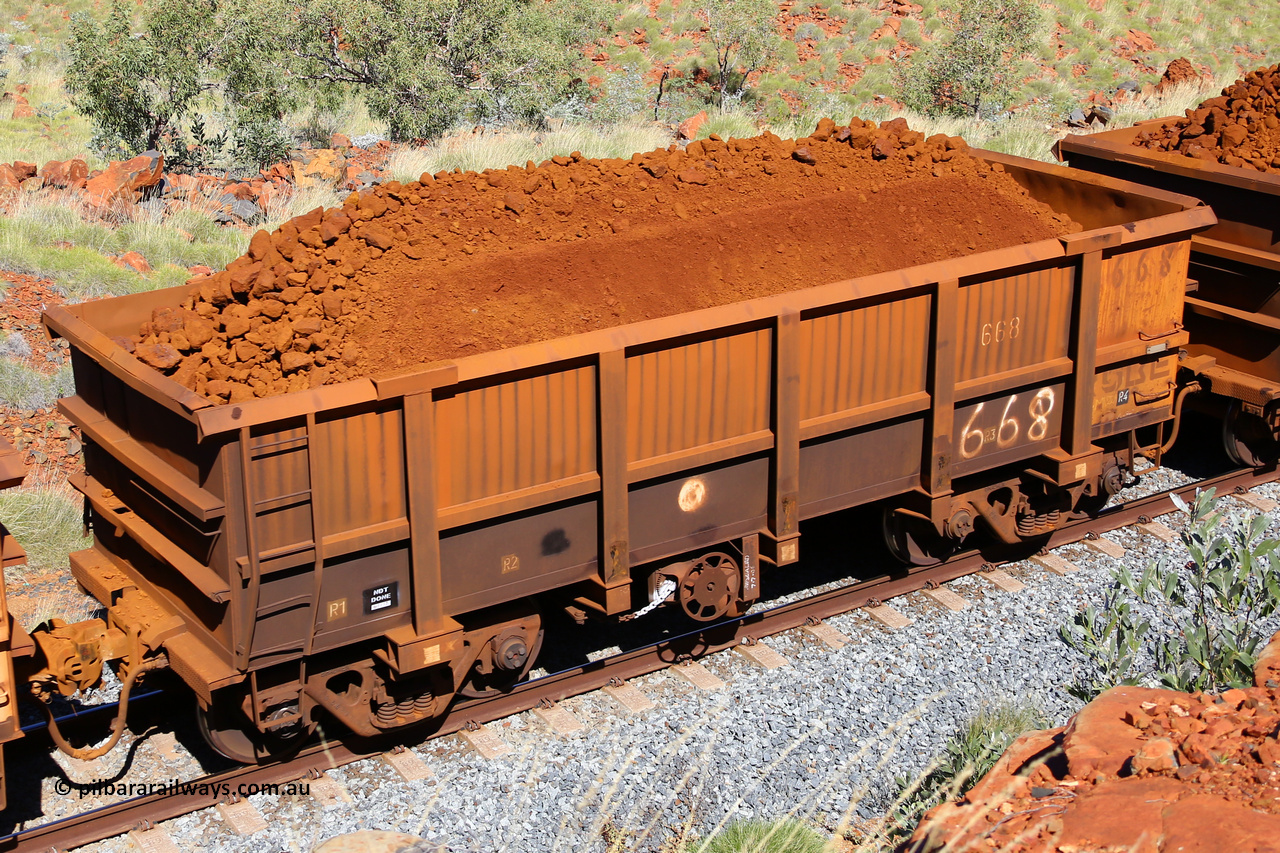 0668 180616 1870
Robe River ore waggon 668, built by Tomlinson Steel WA, fixed coupler handbrake side loaded view at Maitland Siding on the Deepdale line, June 16, 2018.
Keywords: 668;Tomlinson-Steel-WA;Robe-ore-waggon;