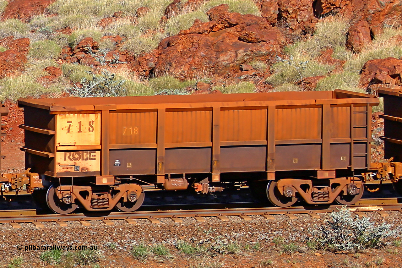 0718 180616 1698
Robe River ore waggon 718, built by Tomlinson Steel WA, rotary coupler end non-handbrake side empty view at the 38 km, Harding on the Cape Lambert line, June 16, 2018.
Keywords: 718;Tomlinson-Steel-WA;Robe-ore-waggon;