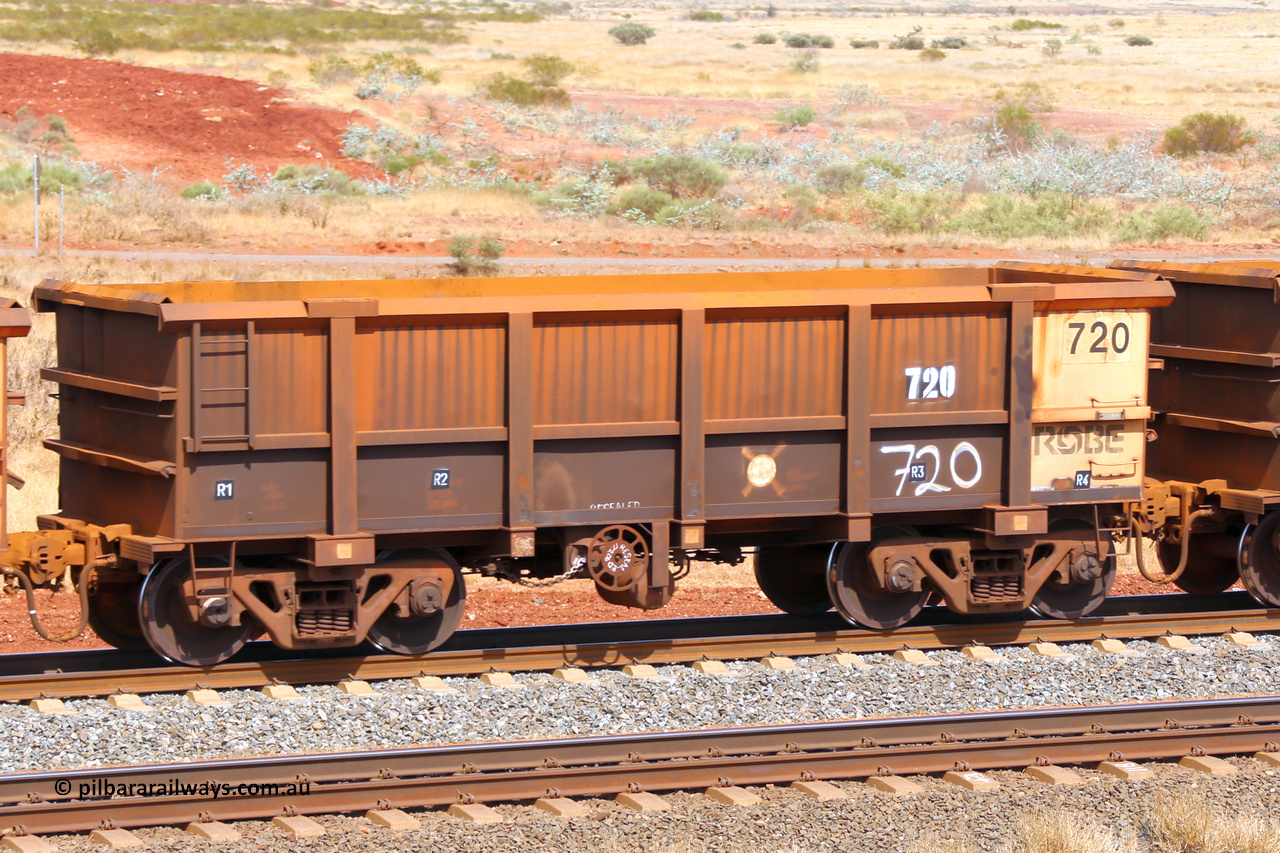 0720 141124 6787
Robe River ore waggon 720, built by Tomlinson Steel WA, fixed coupler handbrake side empty view at the 25 km at Arches Siding on the Cape Lambert line. November 24, 2014.
Keywords: 720;Tomlinson-Steel-WA;Robe-ore-waggon;