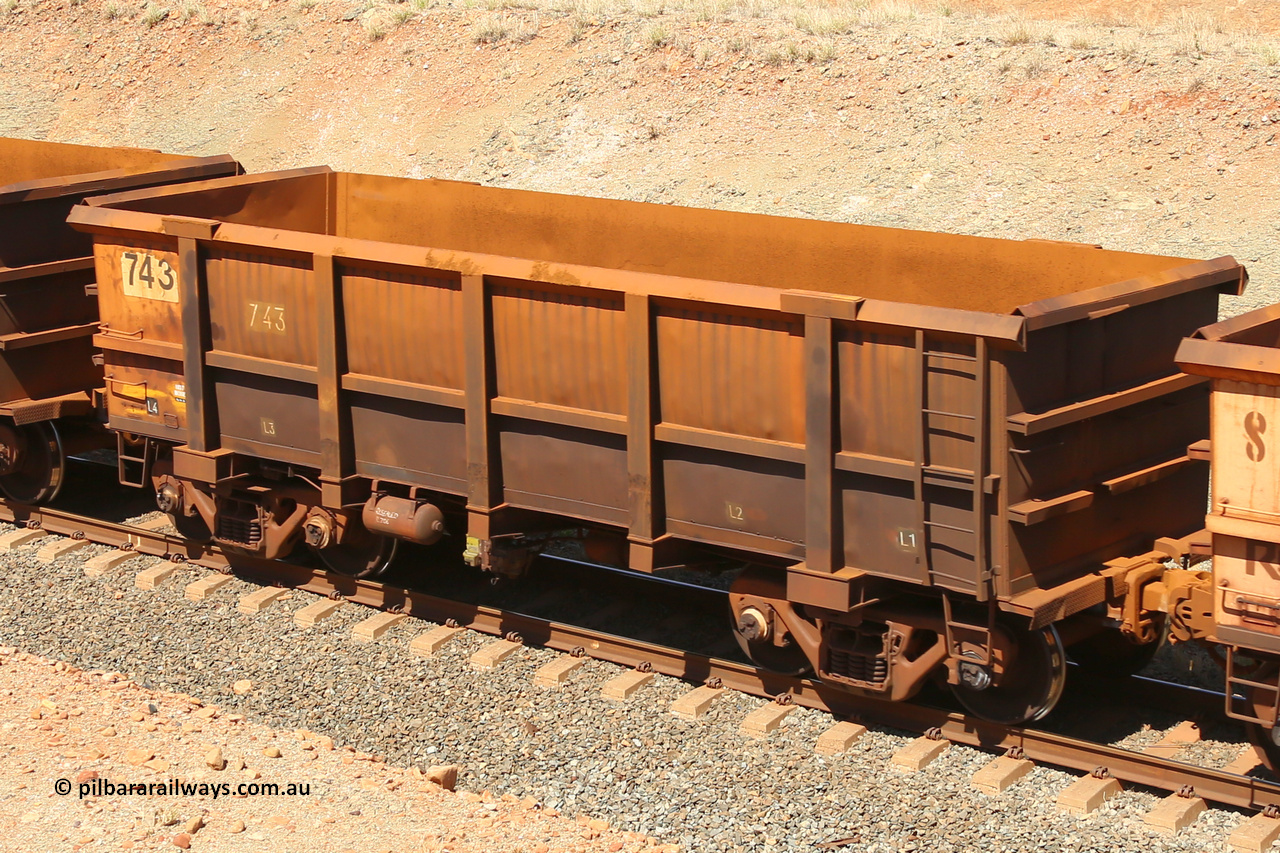 0743 160306 1257
Robe River ore waggon 743, built by Tomlinson Steel WA, fixed coupler non-handbrake side empty view at Greenpool on the Cape Lambert line. March 6, 2016.
Keywords: 743;Tomlinson-Steel-WA;Robe-ore-waggon;
