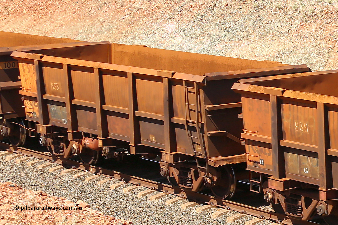 0853 160306 1317
Robe River ore waggon 853, built by Centurion Industries WA, fixed coupler non-handbrake side empty view at Greenpool on the Cape Lambert line. March 6, 2016.
Keywords: 853;Centurion-Industries-WA;Robe-ore-waggon;