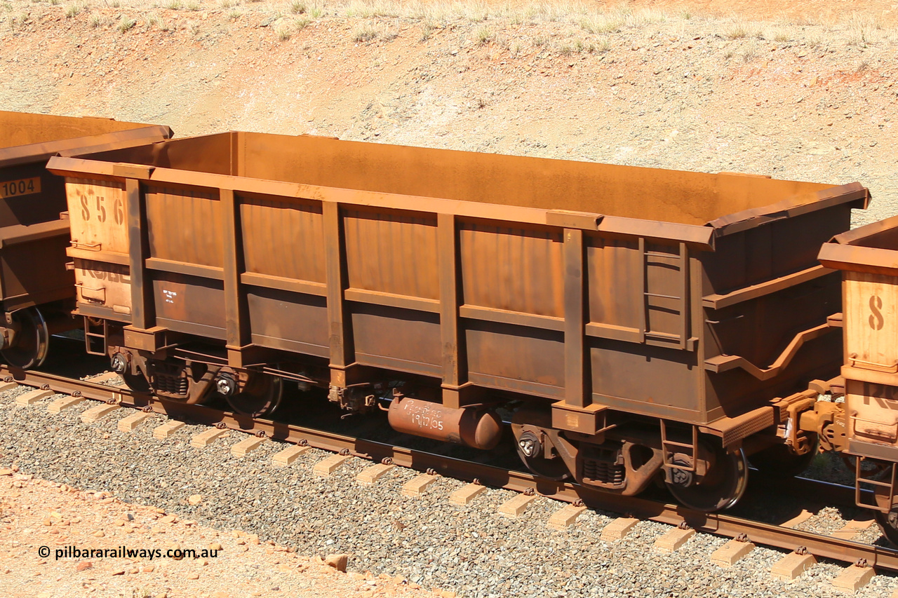 0856 160306 1241
Robe River ore waggon 856, built by Centurion Industries WA, fixed coupler non-handbrake side empty view at Greenpool on the Cape Lambert line. March 6, 2016.
Keywords: 856;Centurion-Industries-WA;Robe-ore-waggon;