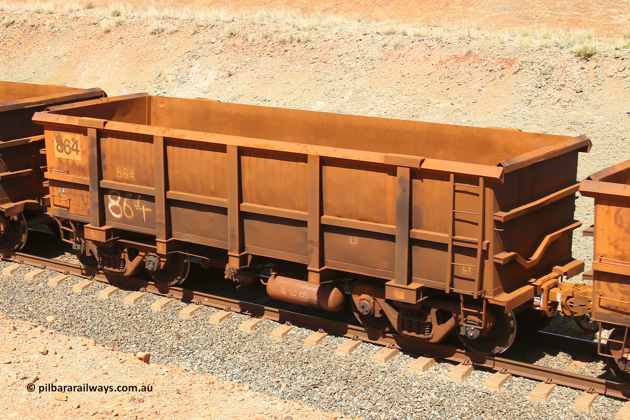 0864 160306 1351
Robe River ore waggon 864, built by Centurion Industries WA, fixed coupler non-handbrake side empty view at Greenpool on the Cape Lambert line. March 6, 2016.
Keywords: 864;Centurion-Industries-WA;Robe-ore-waggon;