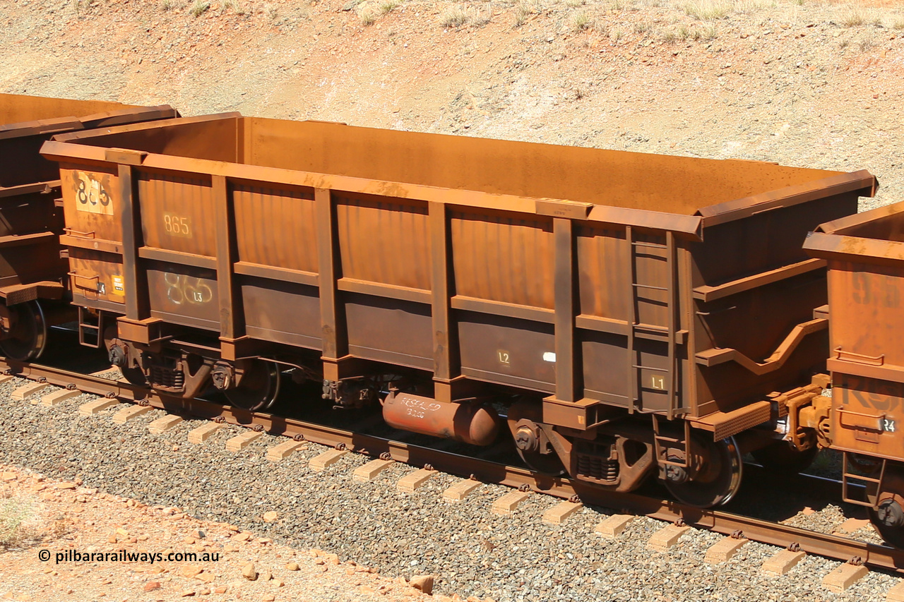 0865 160306 1249
Robe River ore waggon 865, built by Centurion Industries WA, fixed coupler non-handbrake side empty view at Greenpool on the Cape Lambert line. March 6, 2016.
Keywords: 865;Centurion-Industries-WA;Robe-ore-waggon;