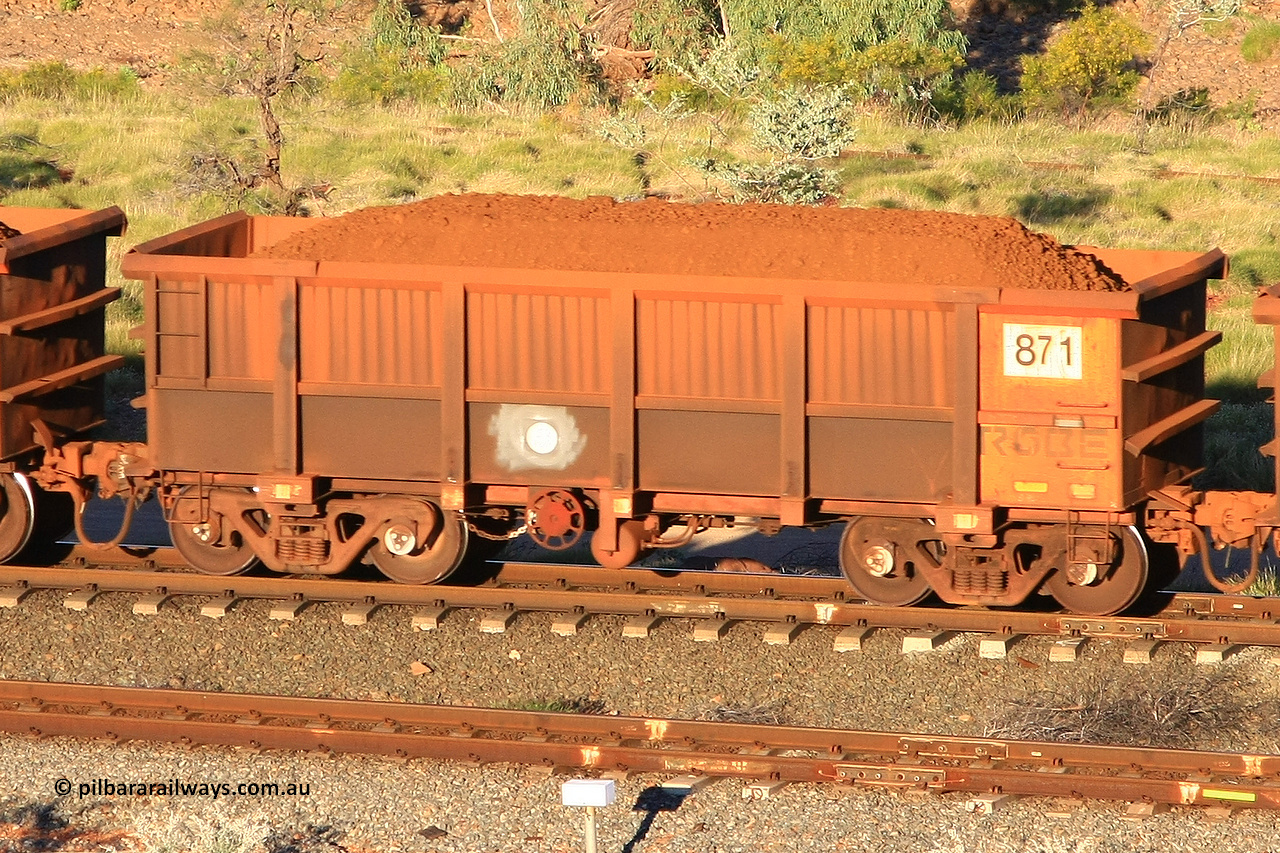 0871 110602 1607
Robe River ore waggon 871, built by Centurion Industries WA, rotary coupler end handbrake side loaded view at the 71 km, Western Creek on the Deepdale line. June 2, 2011.
Keywords: 871;Centurion-Industries-WA;Robe-ore-waggon;