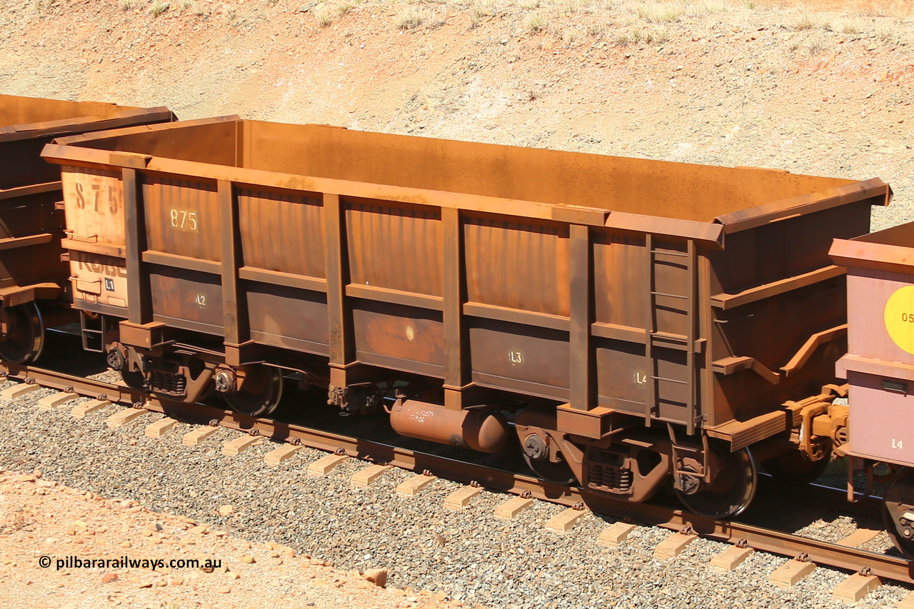 0875 160306 1263
Robe River ore waggon 875, built by Centurion Industries WA, fixed coupler non-handbrake side empty view at Greenpool on the Cape Lambert line. March 6, 2016.
Keywords: 875;Centurion-Industries-WA;Robe-ore-waggon;