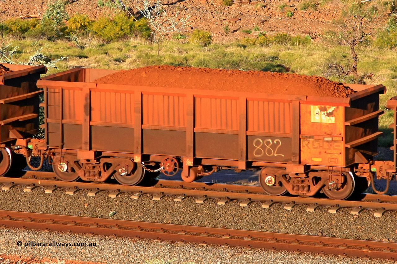 0882 110602 1726
Robe River ore waggon 882, built by Centurion Industries WA, rotary coupler end handbrake side loaded view at the 71 km, Western Creek on the Deepdale line. June 2, 2011.
Keywords: 882;Centurion-Industries-WA;Robe-ore-waggon;