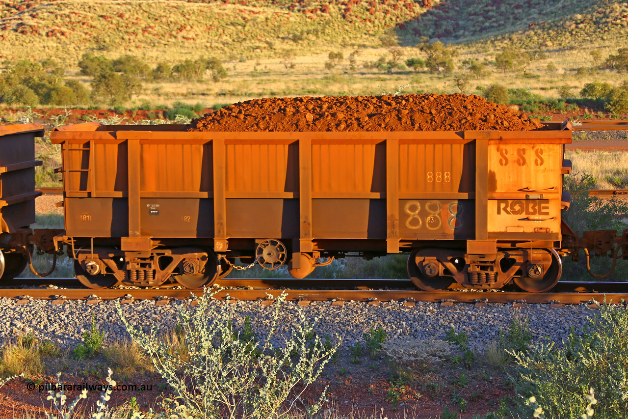 0888 170513 8739
Robe River ore waggon 888, built by Centurion Industries WA, handbrake side loaded view, Cape Lambert yard, May 13, 2017.
Keywords: 888;Centurion-Industries-WA;Robe-ore-waggon;