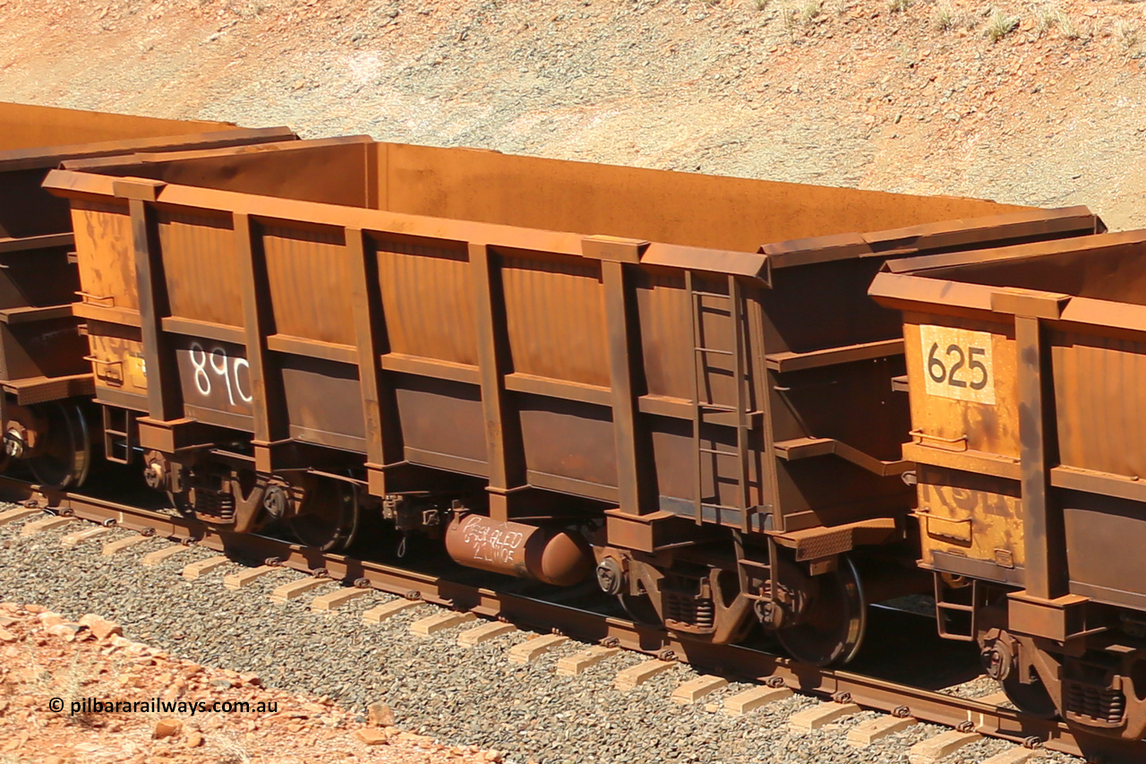 0890 160306 1358
Robe River ore waggon 890, built by Centurion Industries WA, fixed coupler non-handbrake side empty view at Greenpool on the Cape Lambert line. March 6, 2016.
Keywords: 890;Centurion-Industries-WA;Robe-ore-waggon;