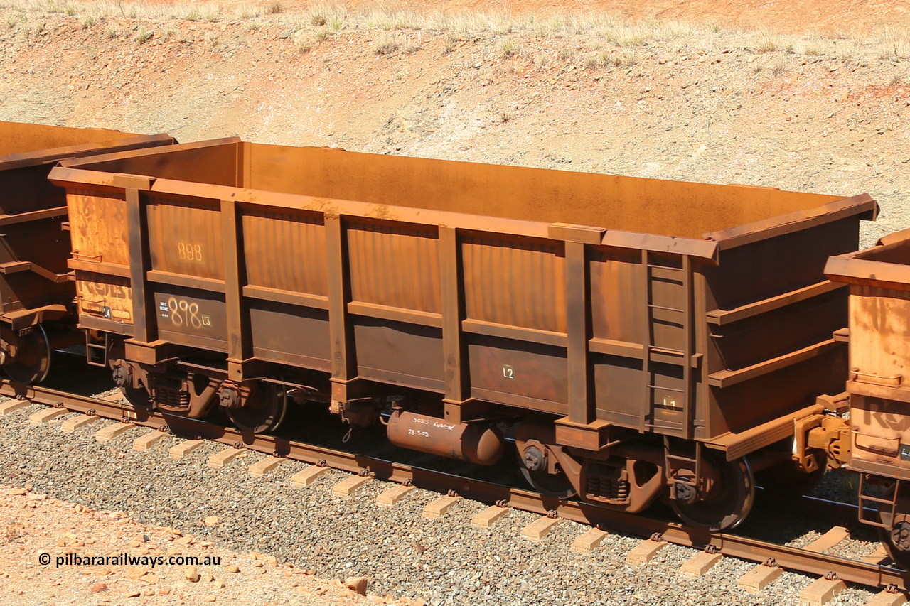 0898 160306 1243
Robe River ore waggon 898, built by Centurion Industries WA, fixed coupler non-handbrake side empty view at Greenpool on the Cape Lambert line. March 6, 2016.
Keywords: 898;Centurion-Industries-WA;Robe-ore-waggon;