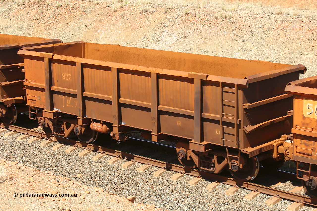 0927 160306 1299
Robe River ore waggon 927, built by Centurion Industries WA, fixed coupler non-handbrake side empty view at Greenpool on the Cape Lambert line. March 6, 2016.
Keywords: 927;Centurion-Industries-WA;Robe-ore-waggon;