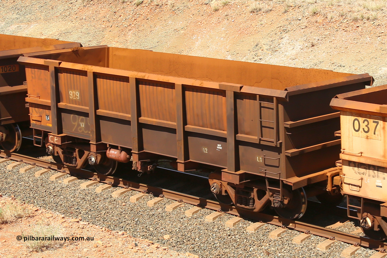 0929 160306 1276
Robe River ore waggon 929, built by Centurion Industries WA, fixed coupler non-handbrake side empty view at Greenpool on the Cape Lambert line. March 6, 2016.
Keywords: 929;Centurion-Industries-WA;Robe-ore-waggon;