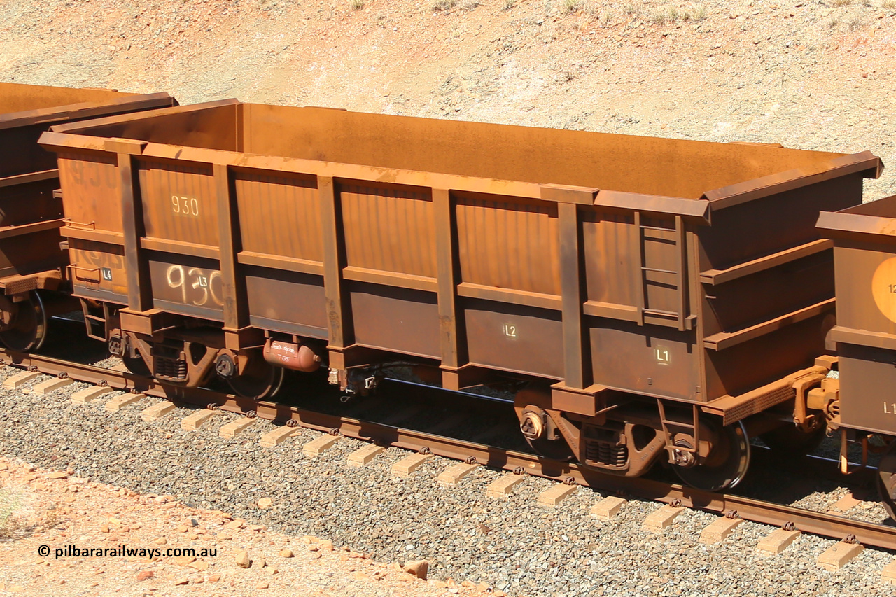 0930 160306 1239
Robe River ore waggon 930, built by Centurion Industries WA, fixed coupler non-handbrake side empty view at Greenpool on the Cape Lambert line. March 6, 2016.
Keywords: 930;Centurion-Industries-WA;Robe-ore-waggon;