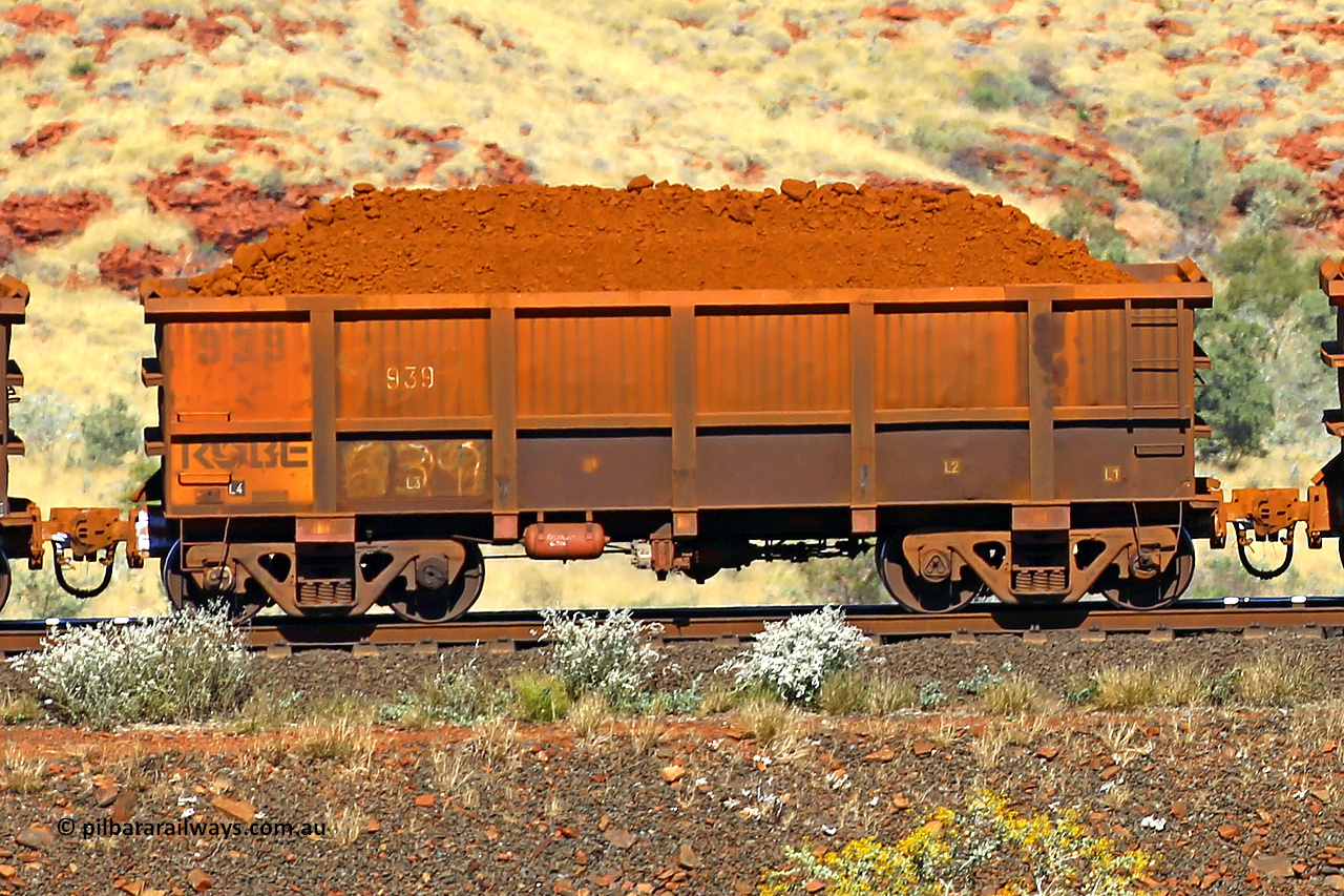 0939 170728 09908
Robe River ore waggon 939, built by Centurion Industries WA, non-handbrake side loaded view at the 72 km, Western Creek on the Deepdale line. July 28, 2017.
Keywords: 939;Centurion-Industries-WA;Robe-ore-waggon;