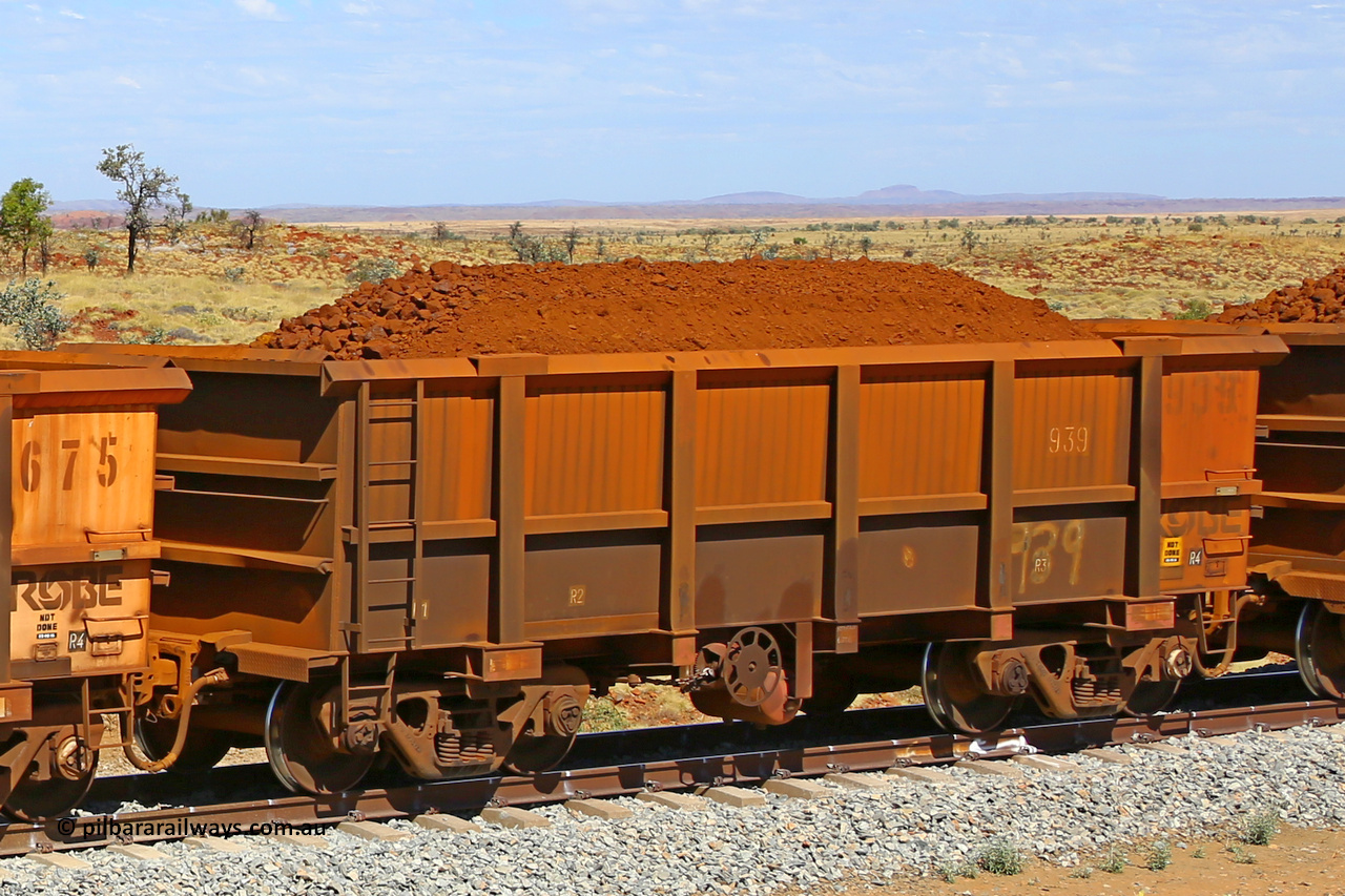 0939 170729 0272
Robe River ore waggon 939, built by Centurion Industries WA, fixed coupler handbrake side loaded view at the 103 km, between Maitland Siding and the Fortescue River on the Deepdale line. July 29, 2017.
Keywords: 939;Centurion-Industries-WA;Robe-ore-waggon;