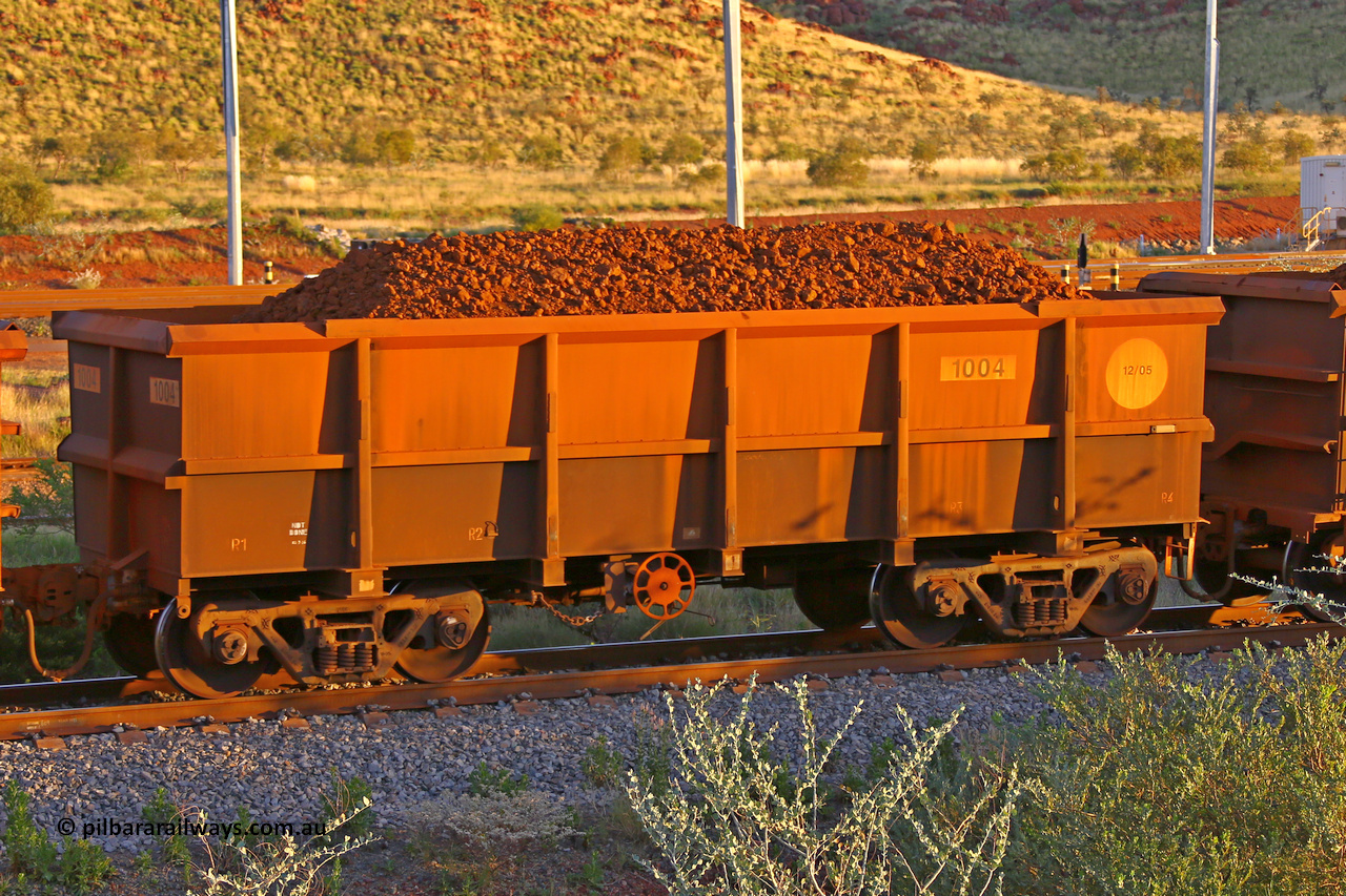 1004 170513 8637
Robe River ore waggon 1001, built by Bradken Rail Qld in December 2005, fixed coupler end handbrake side loaded view, Cape Lambert yard, May 13, 2017.
Keywords: 1004;Bradken-Rail-Qld;Robe-ore-waggon;