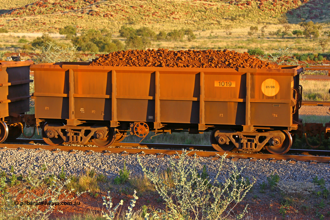 1019 170513 8685
Robe River ore waggon 1019, built by Bradken Rail Qld in January 2006, handbrake side loaded view, Cape Lambert yard, May 13, 2017.
Keywords: 1019;Bradken-Rail-Qld;Robe-ore-waggon;